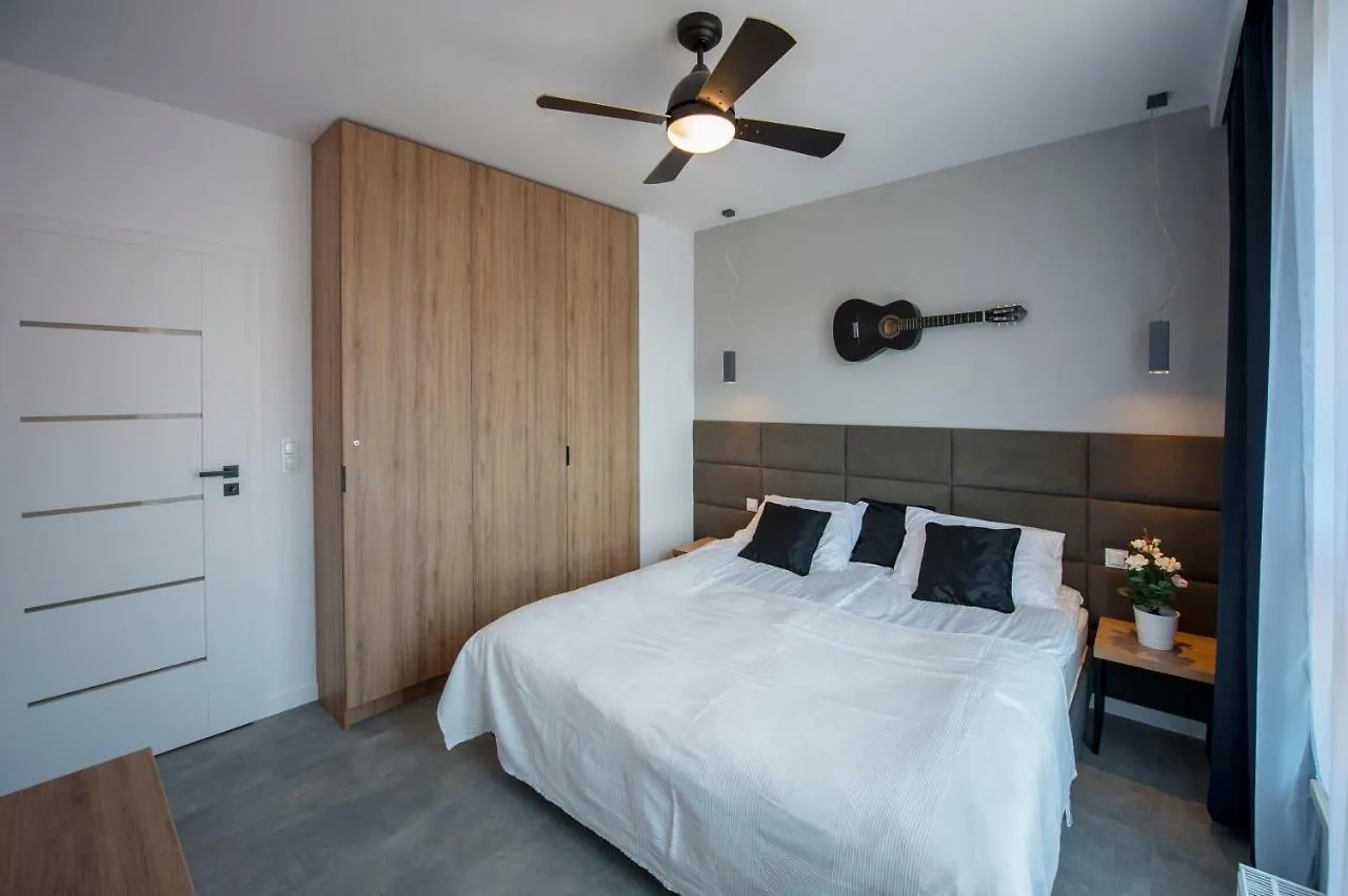 Unique 3City Apartments - Grey Apartment Gdansk Poland