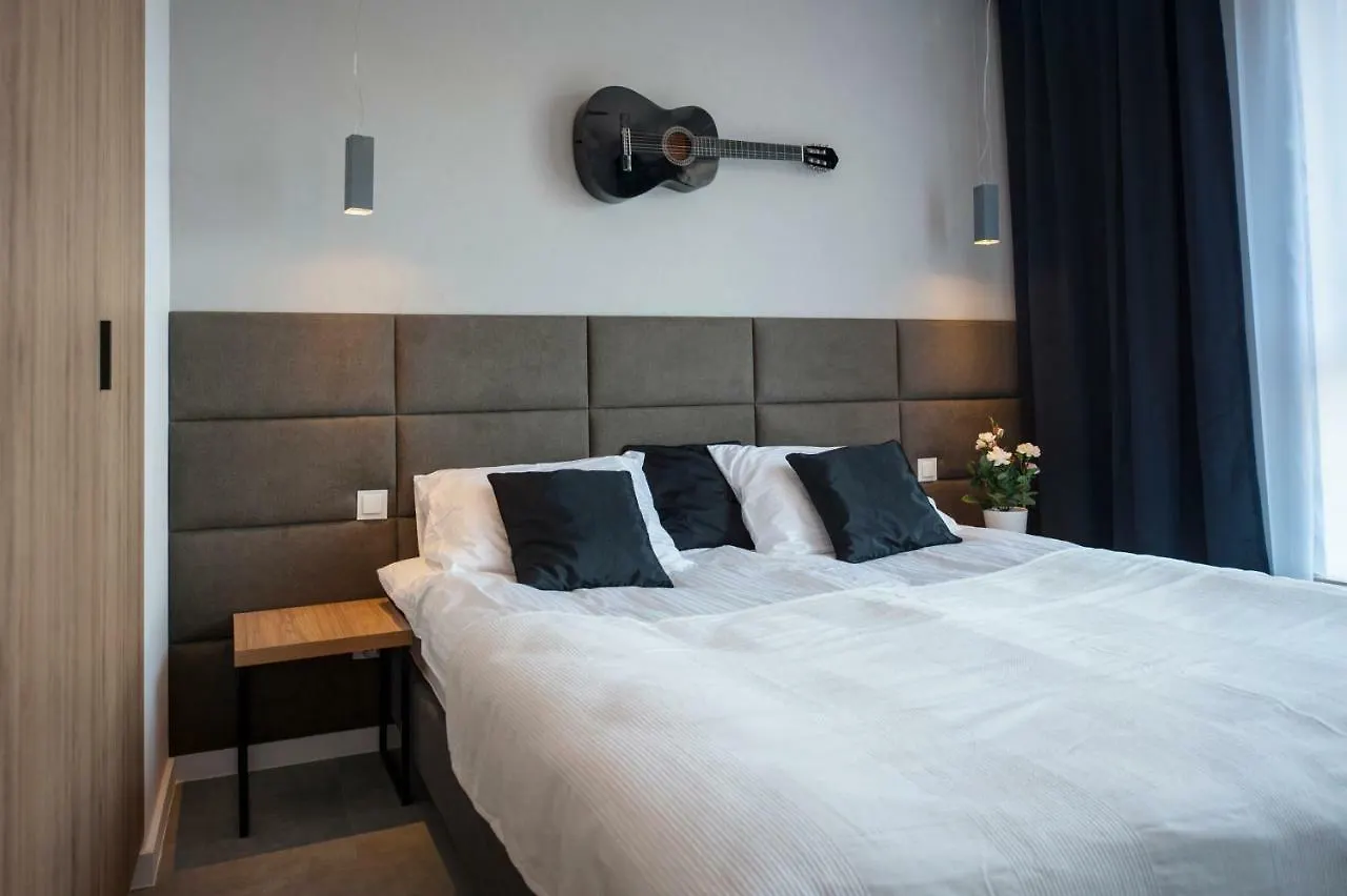 Unique 3City Apartments - Grey Apartment Gdansk